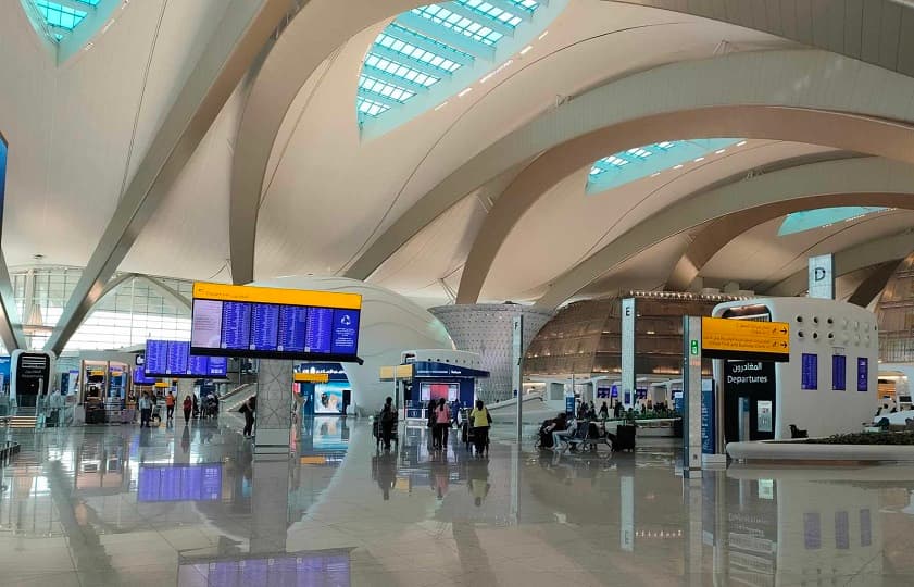 أبوظبي بالإمارات تطلق مشروع البصمة الحيوية "السفر الذكي" بمطار زايد الدولي