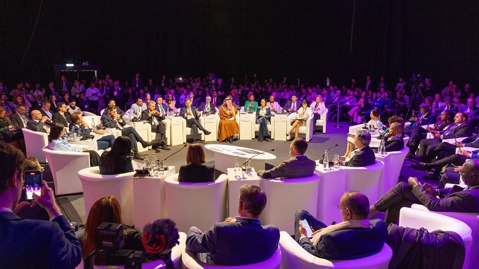 فتحي يشارك بالقمة الوزارية لبورصة لندن WTM 2024 عن دور الذكاء الاصطناعي في مستقبل السياحة
