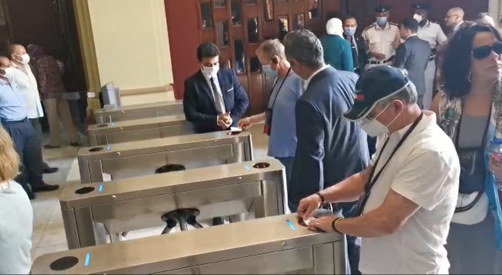 بدء تشغيل البوابات الإلكترونية الجديدة لتذاكر دخول المتحف المصري بالتحرير