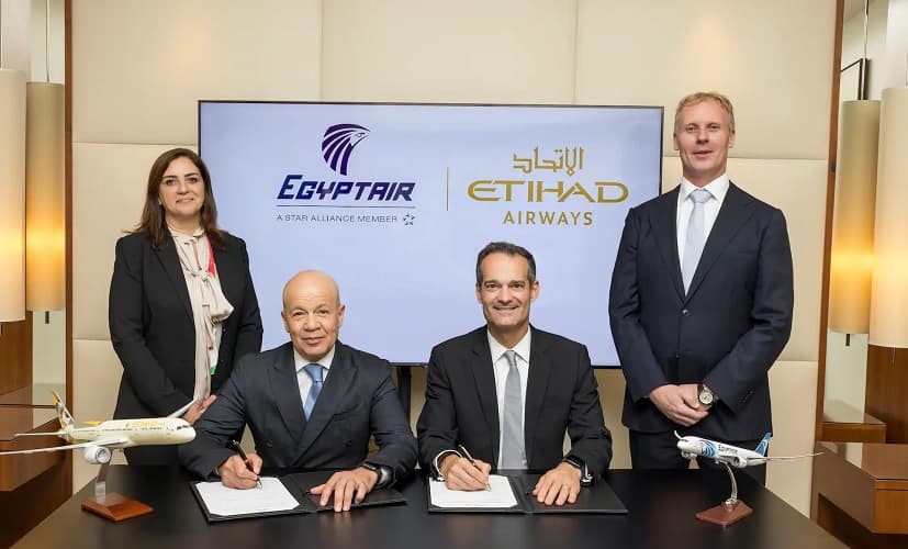 "الاتحاد للطيران" الإماراتية ومصر للطيران توقعان مذكرة تفاهم لتوسيع الشراكة بينهما