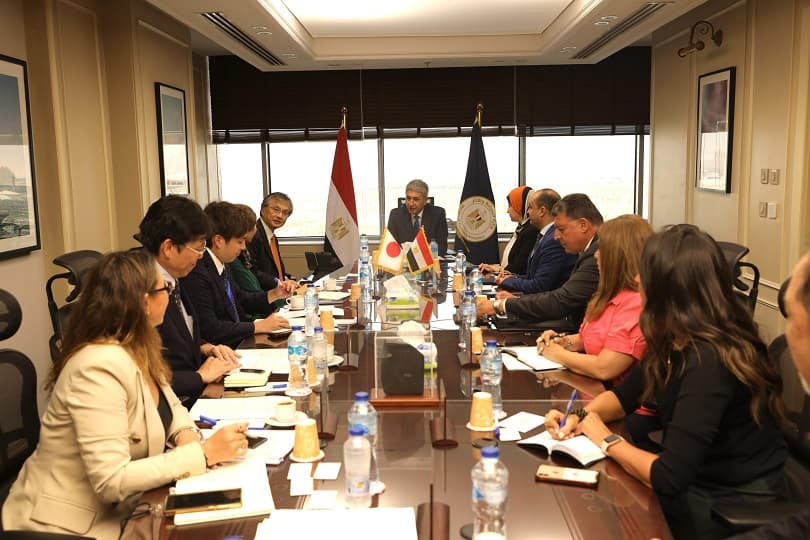 فتحي يبحث مع سفير اليابان بالقاهرة ورئيس مكتب الجايكا بمصر خطط التعاون السياحي والأثري