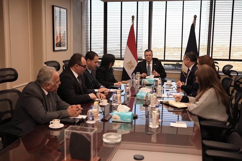 عيسى يبحث تنفيذ حملة ترويجية لمصر في إسبانيا مع أكبر شركات سياحية عاملة مع السوق الإسباني