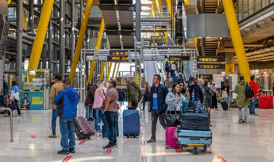المطارات الأوروبية تشهد ارتفاعا في حركة الركاب بنسبة 12.1% خلال الربع الثالث من 2023