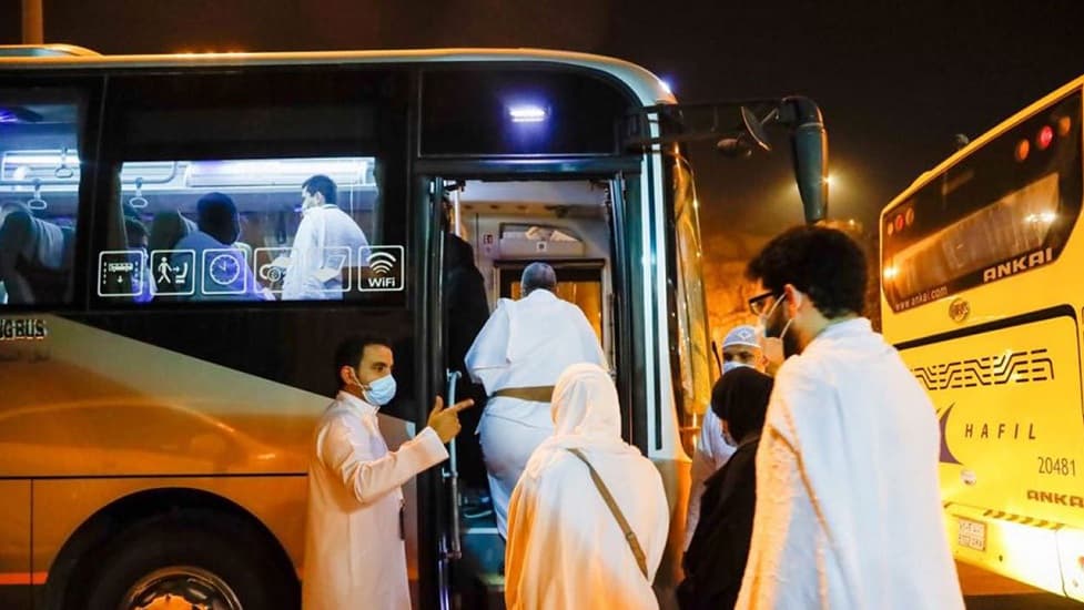 4 مواقع تجمع لنقل المعتمرين والمصلين للمسجد الحرام على تطبيق "اعتمرنا".. بالخرائط