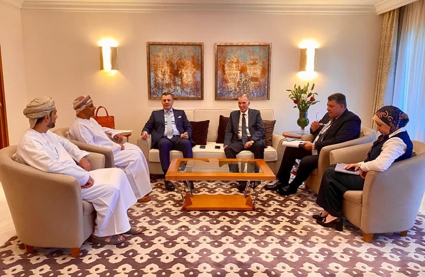 وزير السياحة يعقد لقاءات مهنية بسلطنة عمان لمناقشة فرص الاستثمار السياحي في مصر