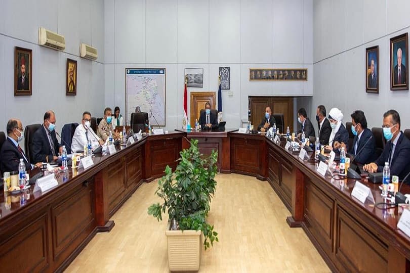 العناني يناقش خطة عمل التحالف الدولي لتقديم خدمات الزائرين بالمتحف المصري الكبير