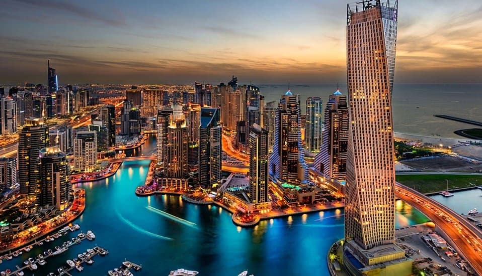 الإمارات تعلق الطيران مع إندونيسيا وأفغانستان اعتبارا من اليوم