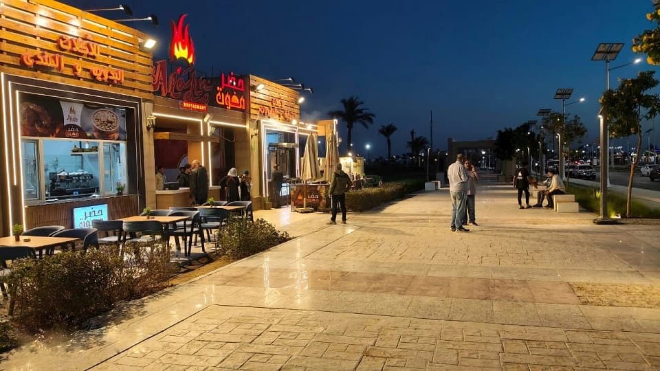 محافظ جنوب سيناء: استمرار نشاط المحلات العامة والمنشآت السياحية وعدم الغلق 9 مساء حفاظا على تجربة السائح