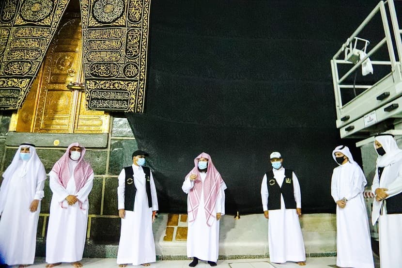 صور.. السديس يتابع استعدادات رفع ثوب الكعبة وافتتاح باب الملك عبدالعزيز في موسم الحج
