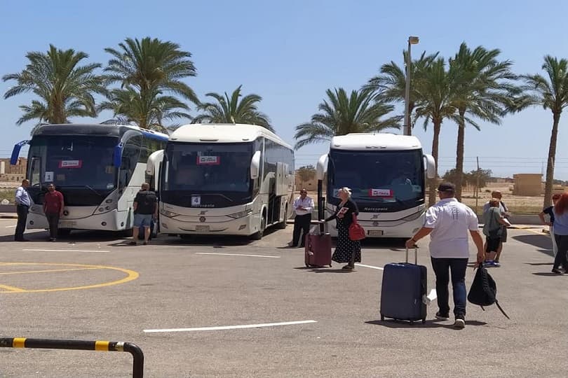 مطار مرسى مطروح يستقبل 5 رحلات شارتر تقل 873 سائحا من إيطاليا وبولندا خلال 10 أيام