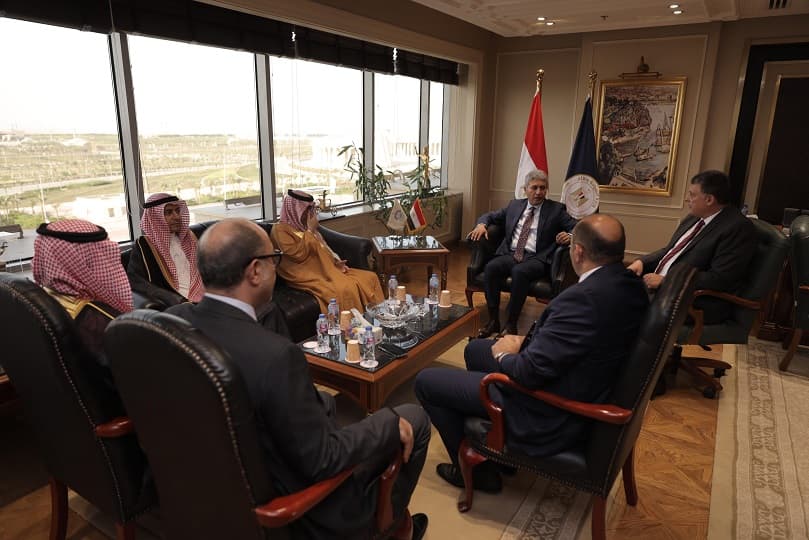 فتحي يبحث مع رئيس المنظمة العربية للسياحة إقامة مؤتمر اتحاد المصارف العربية في مصر نوفمبر المقبل