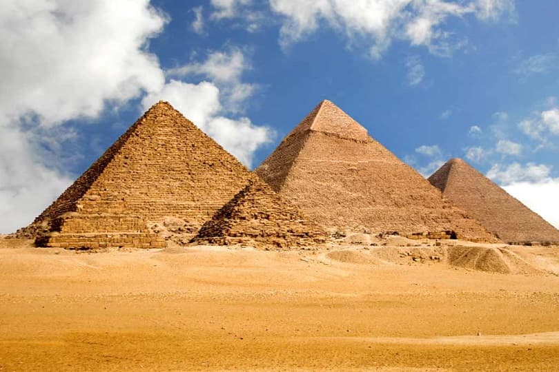 "الديلي ميل" البريطانية: هرم خوفو ومعبد الأقصر من أجمل 50 مبنى في العالم