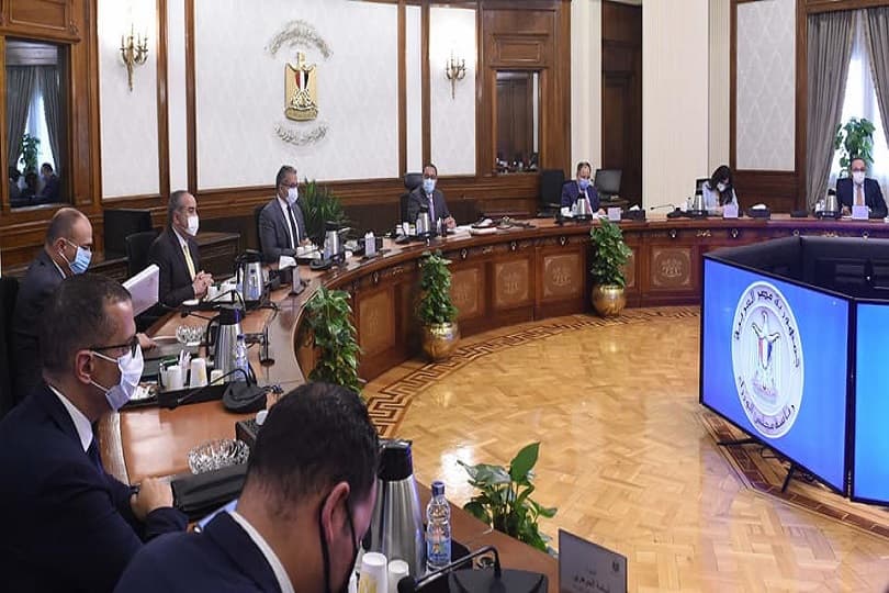 مدبولي يتابع ملف الطيران منخفض التكاليف.. تحديد عدد الطائرات والوجهات لسد عجز السياحة الداخلية