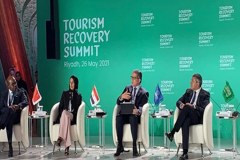 قمة "إنعاش السياحة" بالسعودية توصي بأهمية صياغة آلية موحدة للسفر