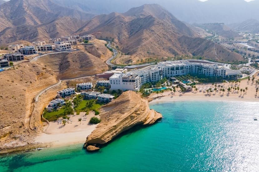 سلطنة عمان تستهدف الوصول 3 مليارات ريال عماني استثمارات بخطة التنمية السياحية بحلول 2025