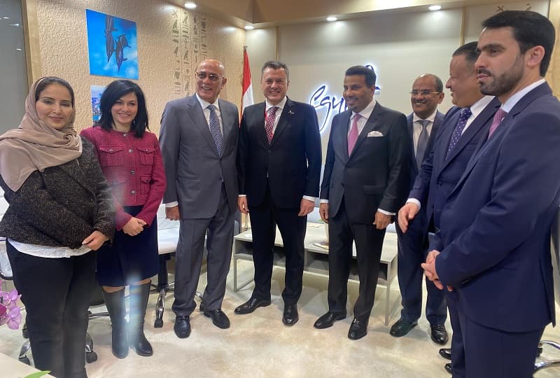 على هامش معرض الفيتور السياحي.. عيسى يلتقي بمجموعة من السفراء العرب المعتمدين في إسبانيا