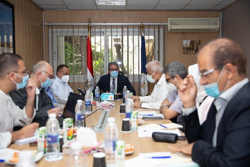 إعداد اللمسات النهائية لسيناريو العرض بعدد من قاعات المتحف المصري بالتحرير بعد التطوير