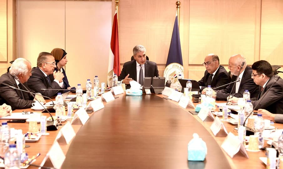 وزير السياحة يستعرض أنشطة هيئة التنشيط السياحي خلال العام المالي 2023-2024.. تفاصيل