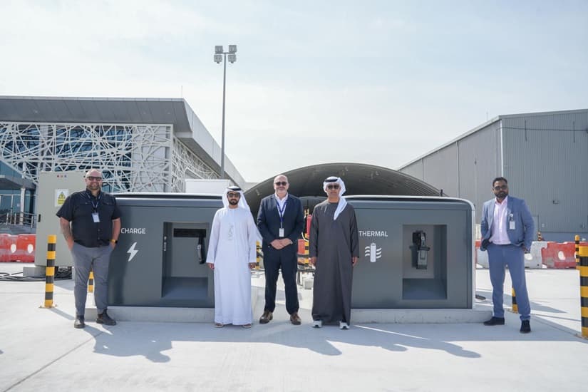 "مطارات أبوظبي" تركب أول محطة شحن لطائرات التاكسي الكهربائي في الإمارات بمطار البطين