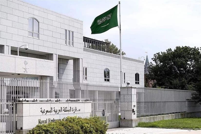 السعودية تطالب مواطنيها بمغادرة الأراضي اللبنانية والتقيد بقرار منع السفر إلى لبنان