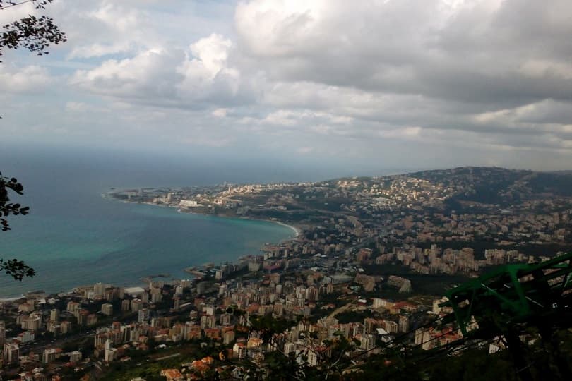 لبنان تعلن الإغلاق الكامل حتى 25 يناير.. وإلزام الوافدين من القاهرة بالحجر الفندقي