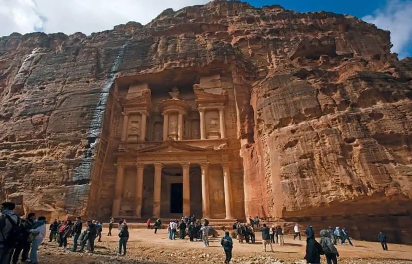 "السياحة الأردنية" تقدم تسهيلات للسائحين والزوار العالقين بسبب التطورات الإقليمية