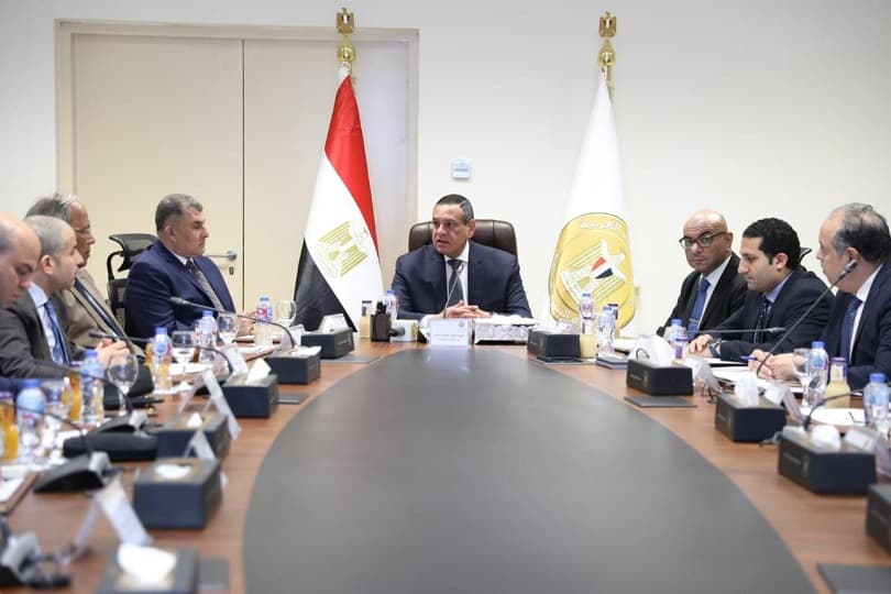"التنمية المحلية" تناقش تعديل مواعيد إغلاق المولات والمحال التجارية بدءا من 1 يوليو