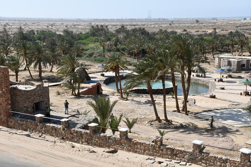 محافظ جنوب سيناء يفتتح منطقة حمام موسى بعد تطويرها ويدعو لإدراجها بالبرامج السياحية.. صور