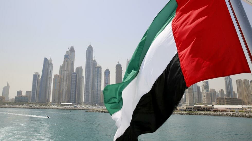 الإمارات تعلن شروط تسجيل أصحاب الإقامات السارية للعودة من الدول المعلق معها الطيران