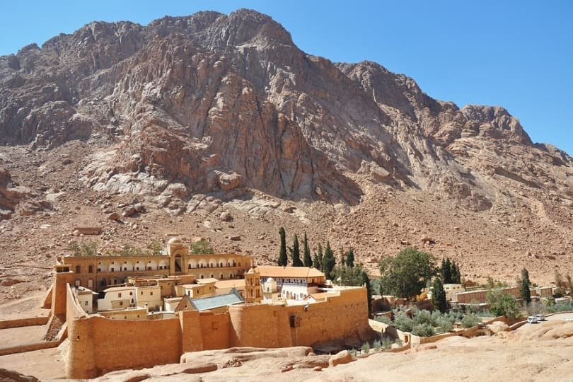 في ذكرى 6 أكتوبر.. الحكومة تستعرض جهود تنشيط السياحة بسيناء ومدن القناة خلال 7 سنوات