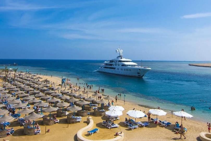 كريم المنباوي: اتجاه السياحة الأسبانية إلى الإسكندرية ويمكن تنشيط الطلب على الشواطئ بالطيران المباشر