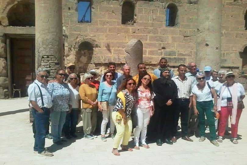 سوهاج تستقبل 54 سائحا من ألمانيا والنمسا وسويسرا وإنجلترا لزيارة المناطق الأثرية
