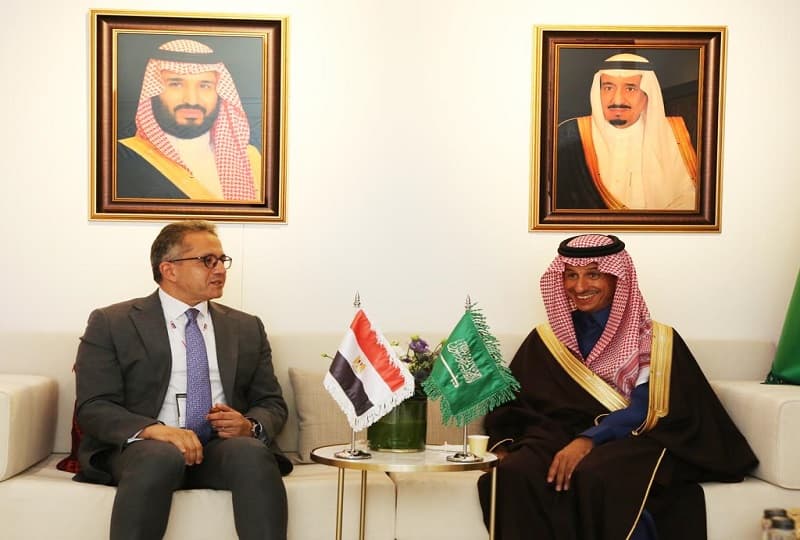 وزير السياحة والآثار يلتقي مع نظيره السعودي على هامش بورصة لندن السياحية WTM 2021