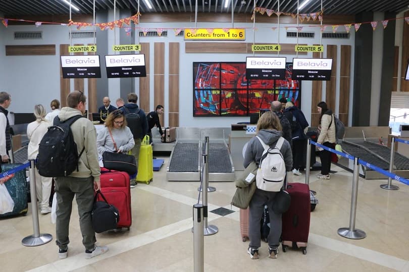 مطار العلمين يستقبل أولى الرحلات الشارتر القادمة من بيلاروسيا وعلى متنها 115 سائحا