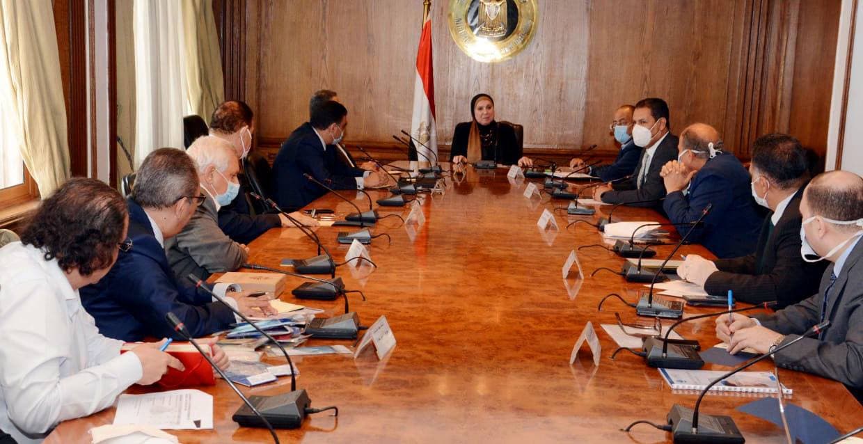 "الصناعة" تعتمد شروط إنتاج الكمامات القماشية واستخدامها يصل إلى 50 مرة