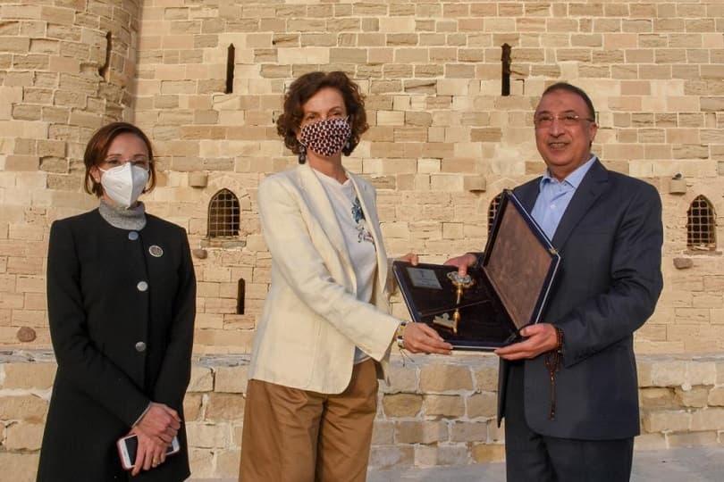 مدير عام اليونسكو تزور قلعة قايتباي في الإسكندرية وتحصل على مفتاح المدينة