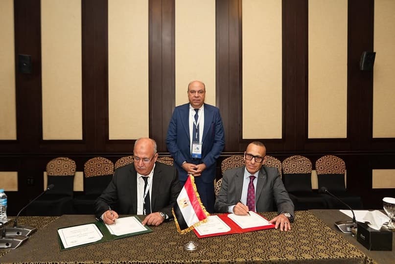 الحفني يشهد توقيع مذكرة تفاهم لتبادل المعلومات بين سلطة الطيران المدني المصري والمنظمة العربية للطيران