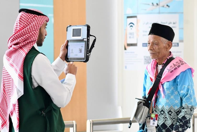 "الجوازات" السعودية: جهاز "الكاونتر المتنقل" يسهل إنهاء إجراءات الحجاج بموسم الحج 1447هـ