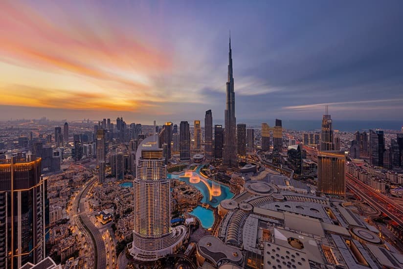 انتظام رحلات مصر للطيران إلى دبي وأبوظبي والشارقة بالإمارات بعد استقرار الأوضاع