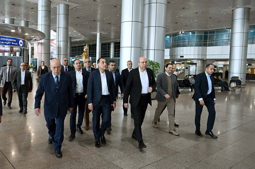 رئيس الوزراء في جولة تفقدية موسعة بمطار القاهرة الدولي عقب عودته من بيروت.. بالتفاصيل والصور