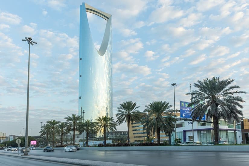 السعودية تستقبل 122 مليون سائح خلال 2025 بزيادة 5%.. والإنفاق السياحي 300 مليار ريال
