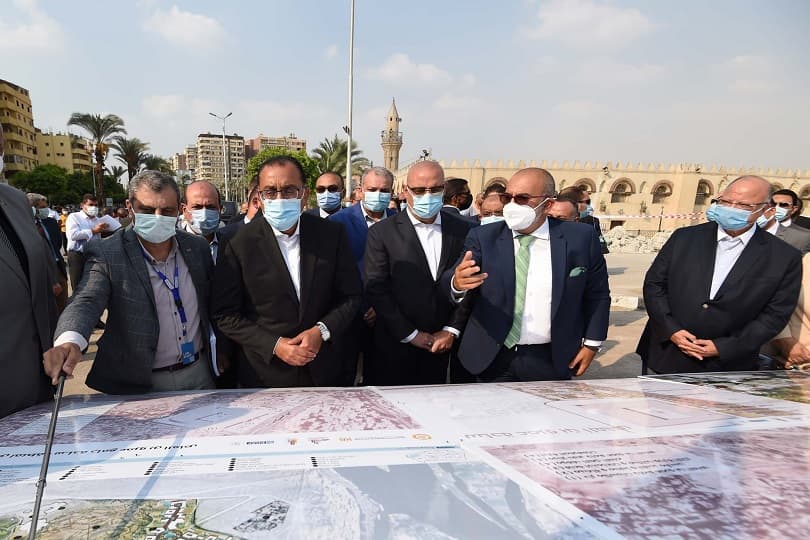 مدبولي يتفقد موقع تطوير ساحة مسجد عمرو بن العاص: الرئيس وجه بضغط المخطط الزمني للتنفيذ