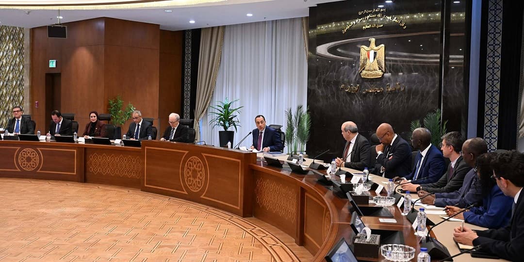 رئيس الوزراء يتطلع لانتهاء إجراءات طرح مطار الغردقة للتشغيل على القطاع الخاص في أقرب وقت