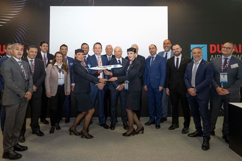 مصر للطيران وRolls-Royce يوقعان اتفاقية لصيانة 20 محرك ترينت XWB-84 لطائرات A350-900