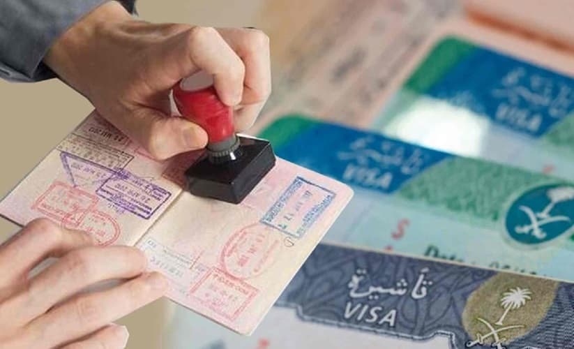السعودية: مد مهلة مغادرة حاملي تأشيرات الزيارة 30 يوما اعتبارا من 26 يوليو الجاري.. بشرط