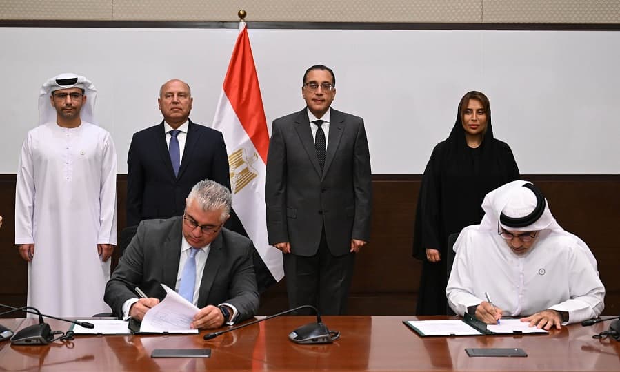 مدبولي يشهد التعاقد على محطات السفن السياحية في موانئ سفاجا والغردقة وشرم الشيخ مع "موانئ أبوظبي"