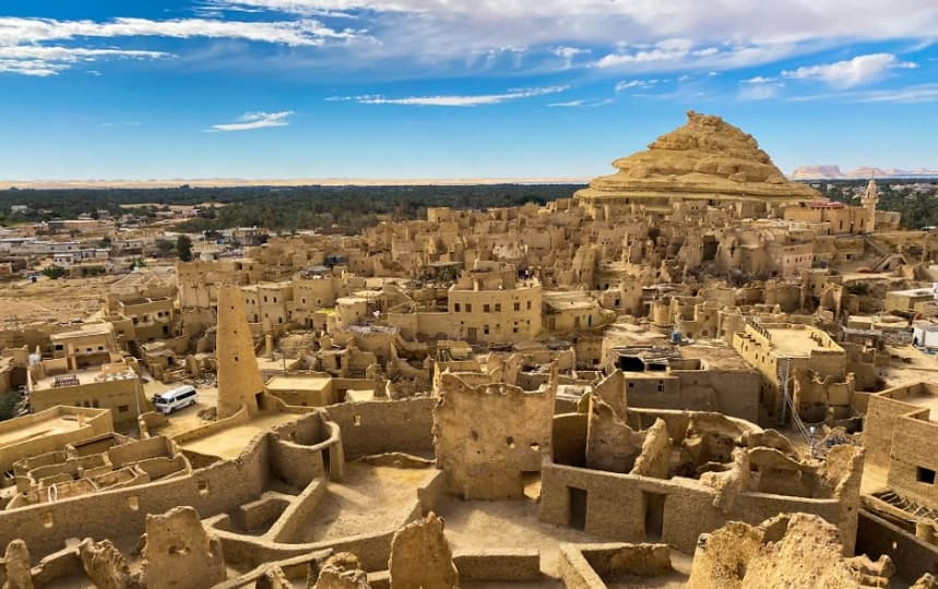 "السياحة العالمية": فوز قريتي سيوة ودهشور في مصر ضمن أفضل القرى الريفية السياحية لعام 2023