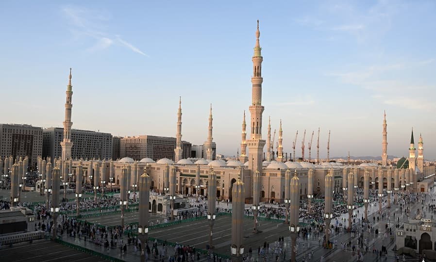 الصحة: تطبيق قرار إلزام تطعيم المسافرين حاملي تأشيرات العمرة والزيارة للسعودية بدءا من 10 فبراير