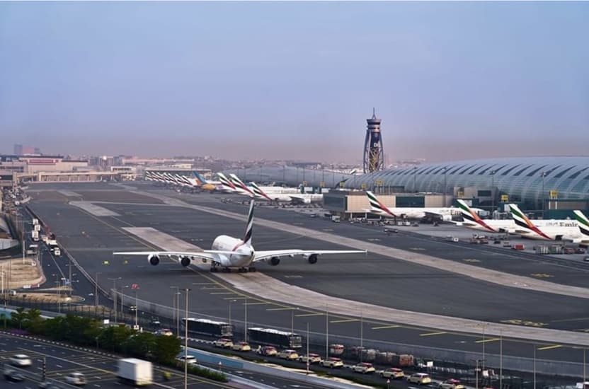 الإمارات تفعل خطط الطوارئ لقطاع الطيران وتشغيل رحلات لإعادة المواطنين والمسافرين عبر مطاراتها