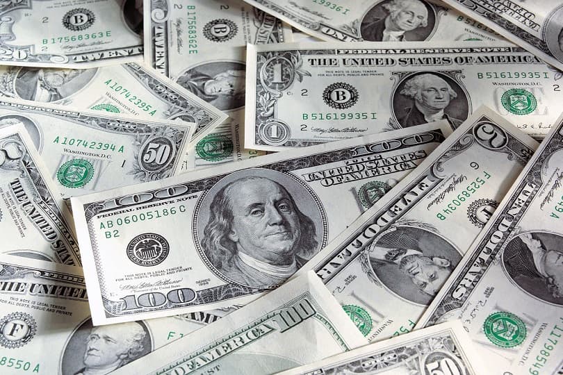 أسعار العملات أمام الجنيه المصري اليوم الخميس 18 فبراير 2021.. والدولار يرتفع
